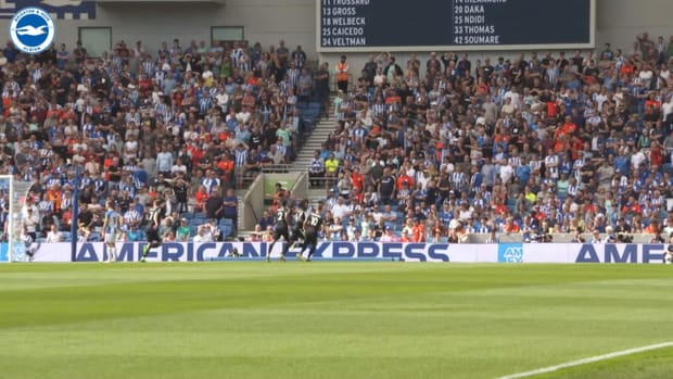 Pitchside: Mac Allister helps Brighton smash Leicester
